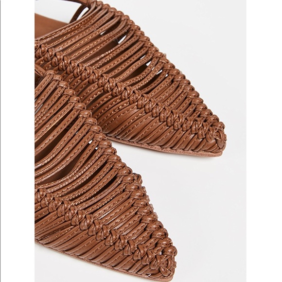 ❌SOLD❌Jeffrey Campbell
Myron Point Toe Flats - Picture 5 of 7